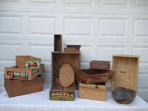 lot 67 image: Lot of Vintage Wood Boxes