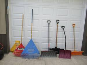 lot 69 image: Lot of Shovels and Leaf Rakes