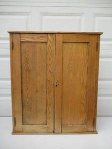 lot 77 image: Antique Vintage Tool Cabinet