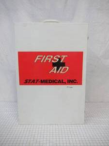 lot 84 image: Vintage Metal First Aid Kit. Wall hanging. EMPTY.