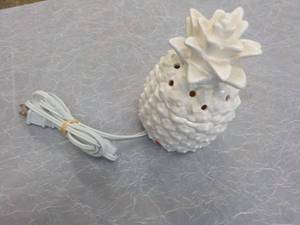 Scentsy Pineapple Wax Warmer- Works...