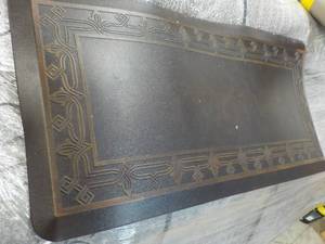 Gel Mat NEW but has slight imperfec...