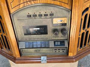 lot 15 image: Combo Music Player  TapeCDPhonographRadio Player