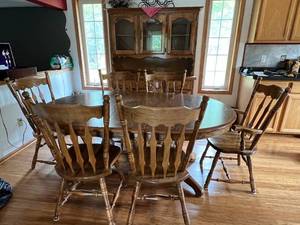 lot 26 image: Kitchen Table with 6 Chairs and 3 Extensions
