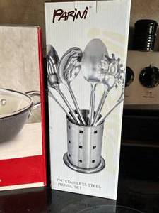 lot 33 image: NEW Braiser 3.5 Qt Cast Iron Pan & Stainless Steel Utensil Set