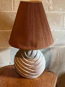 lot 46 image: Vintage Hexagon Table and Lamp