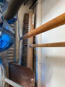 lot 74 image: Yard Tools Lot 2