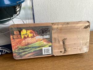 lot 90 image: 14 Charcoal Grill and Cedar Planks