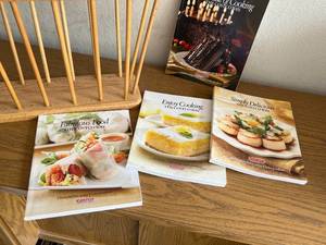lot 98 image: Wood MagazineBook Holder & 4 Cookbooks
