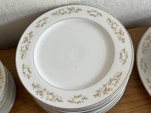lot 99 image: China Set from International Silver Co.