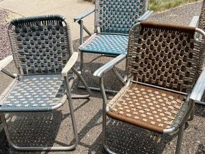 lot 104 image: 5 Vintage Patio Chairs