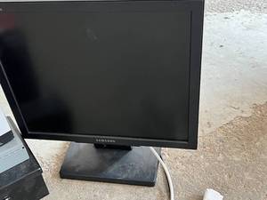 lot 102 image: Brinks safe, Cash Box, Samsung Monitor & VTech Phone