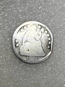 lot 25 image: 1841 Half Dime