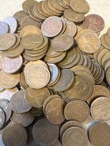 lot 48 image: 1 Pound Unsearched Wheat Pennies