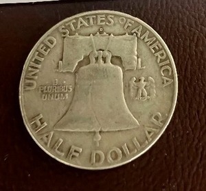 1952D   BENJAMIN FRANKLIN HALF DOLLAR 90% SILVER