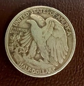 1942D WALKING LIBERTY HALF DOLLAR  90% SILVER