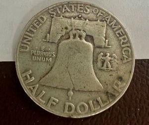 1952D   BENJAMIN FRANKLIN HALF DOLLAR 90% SILVER