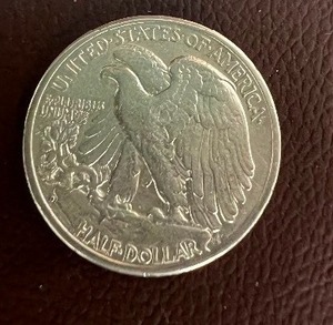 1943D WALKING LIBERTY HALF DOLLAR  90% SILVER
