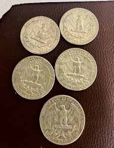 LOT OF 5 SILVER QUARTERS FROM 1960S
