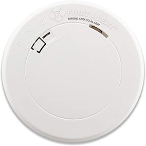 lot 19 image: First Alert Smoke and Carbon Monoxide Alarms with Built-In 10-Year Battery , White