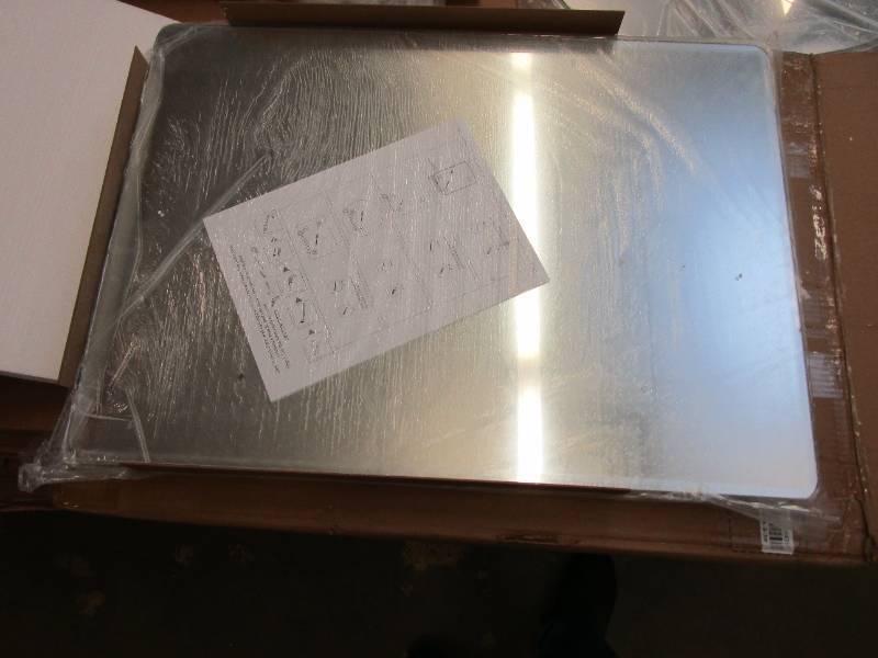 lot 336 image: 20 in x 28 in Rectangular Frameless Mirror