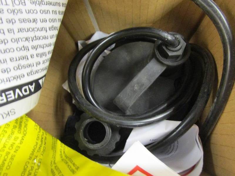 lot 629 image: Everbilt 16 HP Plastic Submersible Utility Pump (OPEN BOX)