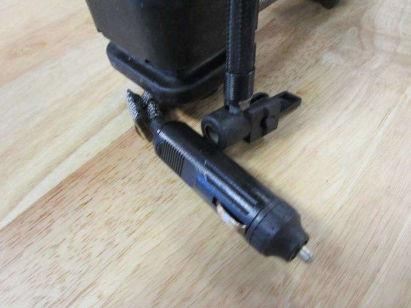 lot 659 image: Husky 12-Volt Inflator (UNTESTED, OUT OF BOX)