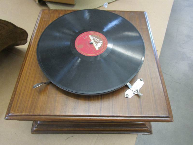 lot 58 image: Litton Lane Copper Wood Functional Gramophone with Record (MISSING HORN ADAPTER)