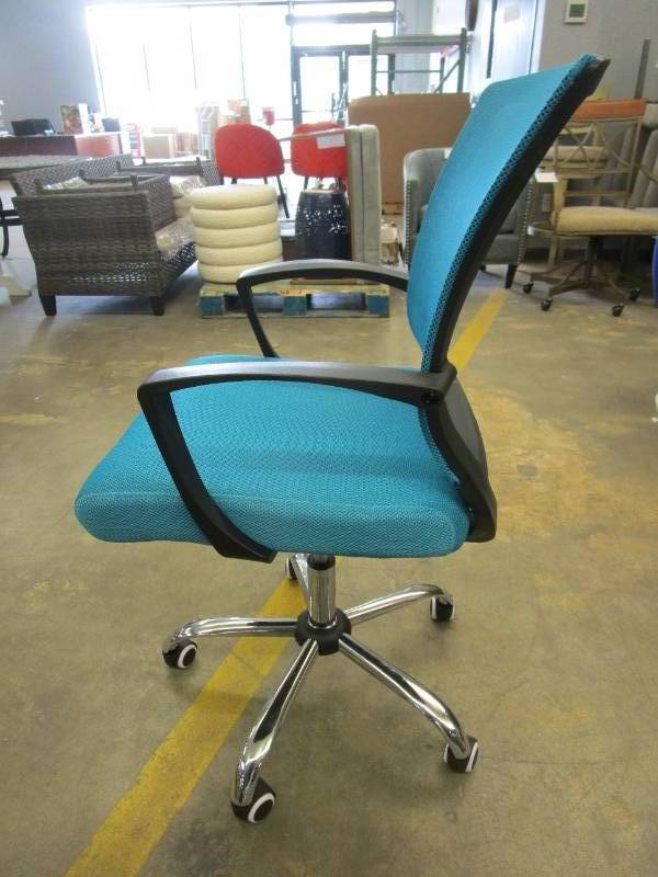 lot 106 image: Modern Home Zuna Office Chair in Turquoise (SEAT HAS FAINT STAINS)