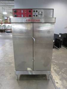 lot 3 image: Blodgett Re-42, 3 Phase, Stainless Steel Electric Oven - This Recently was in operational condition from a school - Includes 28 x 28 shelves as shown. 208V, NOT TESTED HERE.