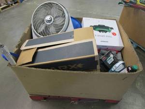 lot 12 image: SALVAGEWHOLESALE PALLET OF MISCELLANEOUS ITEMS LEFT OVER FROM WAREHOUSE AND RETAIL STORE - SOLD AS IS