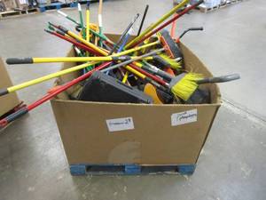 lot 13 image: Miscellaneous Pallet full of brooms, shovels and Dust Bins. - USED IN WAREHOUSE - SOLD AS IS