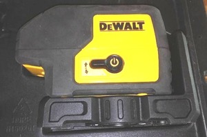 lot 50 image: DeWalt 3 Beam Lazer Pointer.