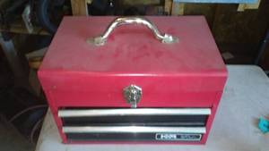 lot 135 image: Metal Toolbox.