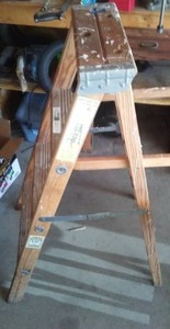 lot 158 image: 4 ft. Wood Ladder
