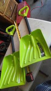 lot 162 image: Car Snow Shovels Minis (2).extends