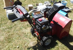 lot 9 image: Craftsman 24 In. Snowblower.