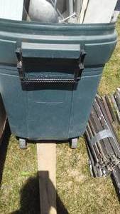 lot 19 image: Shed Rubber Maid Trash Can and More.