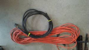 lot 319 image: Extension Cords (2)