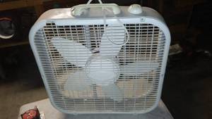 lot 341 image: Box Fan. 18 Inch.