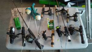 lot 344 image: Ice Fishing Poles, Reels and Sinker mold