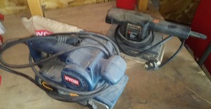 lot 282 image: Ryobi And Black N Decker Sanders