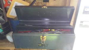lot 297 image: John Deere Toolbox.