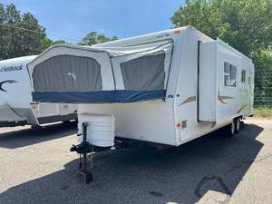 lot 3 image: 2006 Jayco Jay Feather EXP 26L Hybrid Travel Trailer NO RESERVE