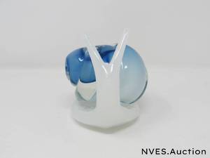 lot 8 image: Murano Glass Snail