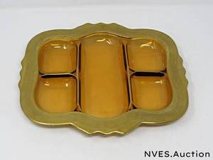 lot 99 image: 2 crystal trays
