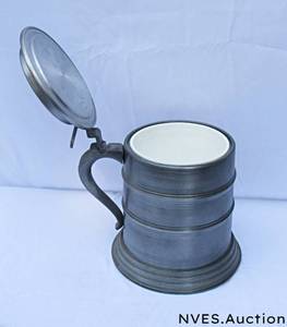 lot 250 image: Giant stein beverage mug