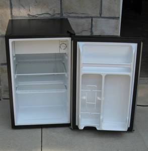 lot 277 image: Mini Fridge