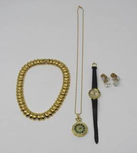 lot 295 image: Misc. Jewelry in keeper bag