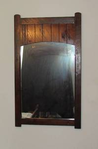 lot 383 image: Bed (twin), Nightstand, Mirror